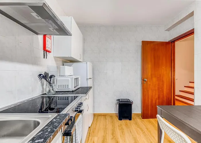 Casas Da Travessa T0 T2 T3 *